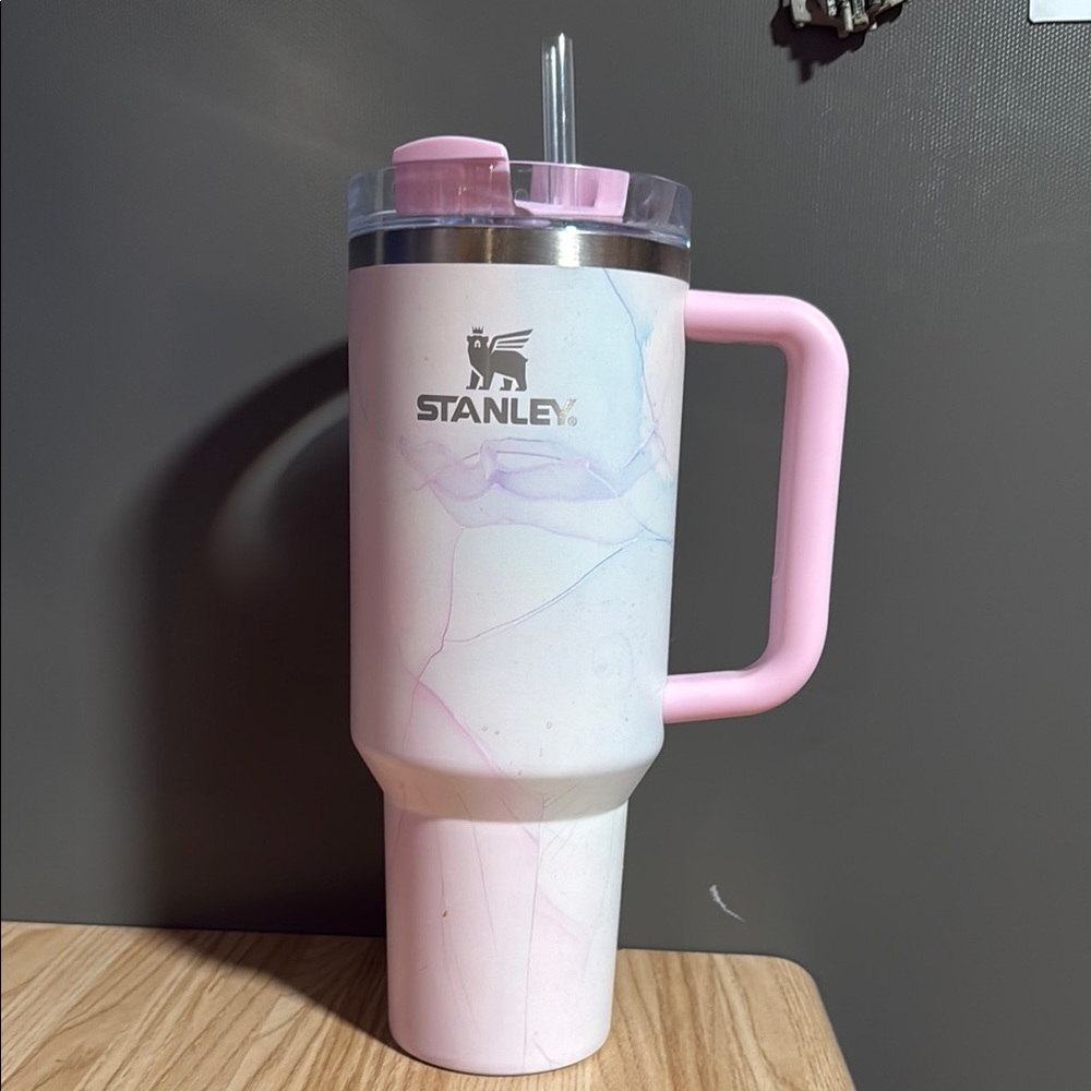 Stanley Marble Pink and White Tumbler with Handle